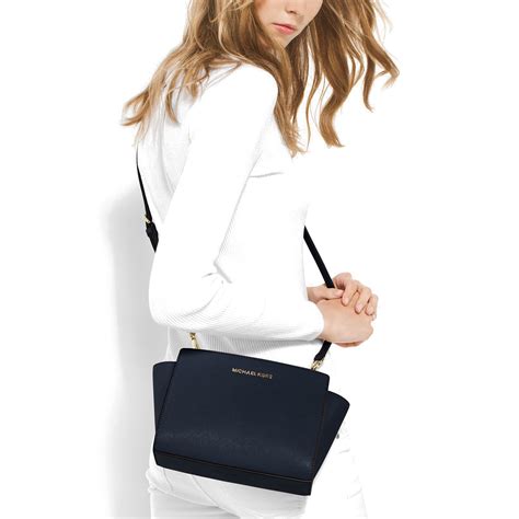 michael kors selma medium messenger dimensions|Selma Medium Saffiano Leather Messe.